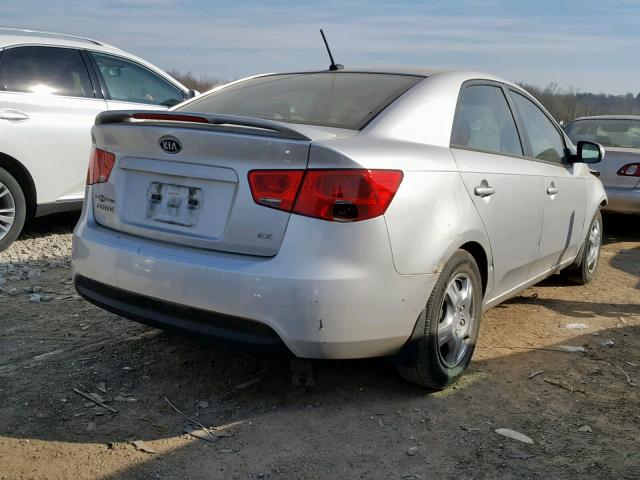 KNAFU4A25D5688461 - 2013 KIA FORTE EX SILVER photo 4