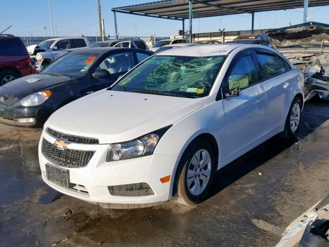 1G1PA5SH4E7102498 - 2014 CHEVROLET CRUZE LS WHITE photo 2