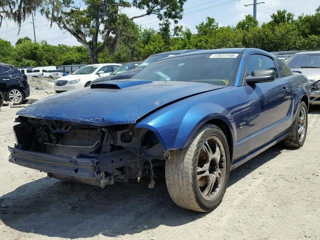 1ZVHT82H885121883 - 2008 FORD MUSTANG GT BLUE photo 2