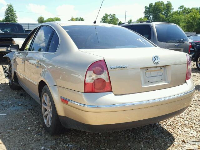 WVWPD63B62P063486 - 2002 VOLKSWAGEN PASSAT GLS GOLD photo 3