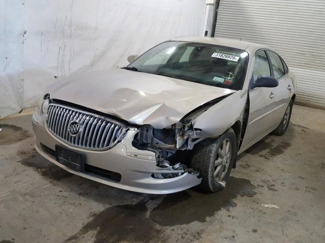 2G4WD582881150340 - 2008 BUICK LACROSSE C GOLD photo 2