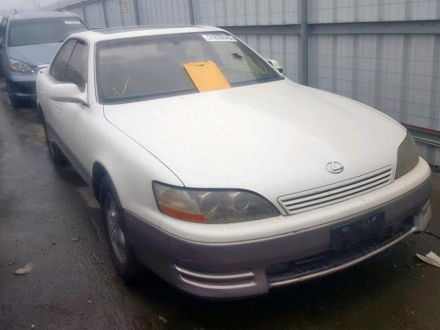 JT8BF12GXT0129910 - 1996 LEXUS ES 300 WHITE photo 1