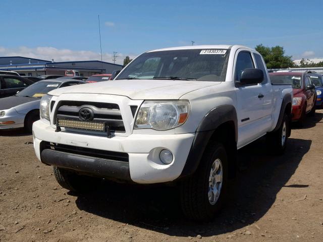 5TETU62N75Z050401 - 2005 TOYOTA TACOMA PRE WHITE photo 2