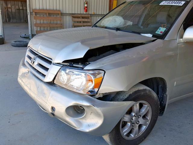 JTEGD21A440082354 - 2004 TOYOTA HIGHLANDER SILVER photo 9