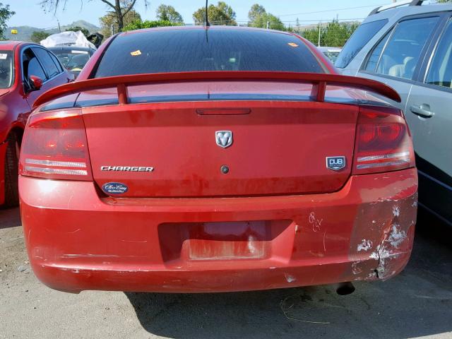 2B3KA33G48H306658 - 2008 DODGE CHARGER SX RED photo 9