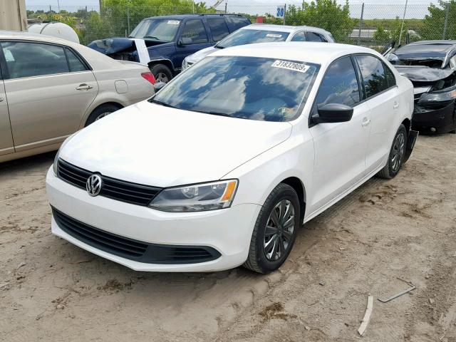 3VW2K7AJXDM351792 - 2013 VOLKSWAGEN JETTA BASE WHITE photo 2