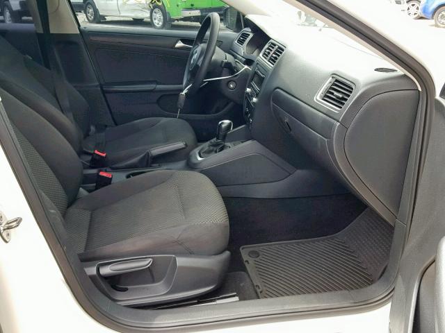 3VW2K7AJXDM351792 - 2013 VOLKSWAGEN JETTA BASE WHITE photo 5