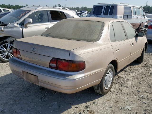 4T1BG12KXTU776475 - 1996 TOYOTA CAMRY DX TAN photo 4