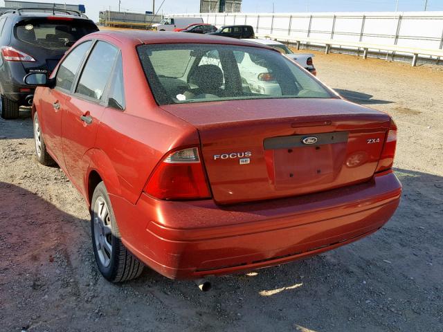 1FAFP34N65W246672 - 2005 FORD FOCUS ZX4 RED photo 3