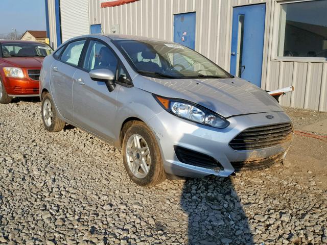 3FADP4BJ9JM135735 - 2018 FORD FIESTA SE SILVER photo 1