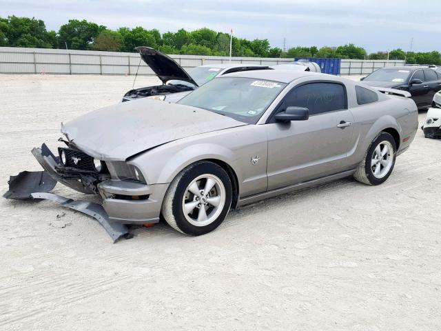 1ZVHT82H695130051 - 2009 FORD MUSTANG GT SILVER photo 2