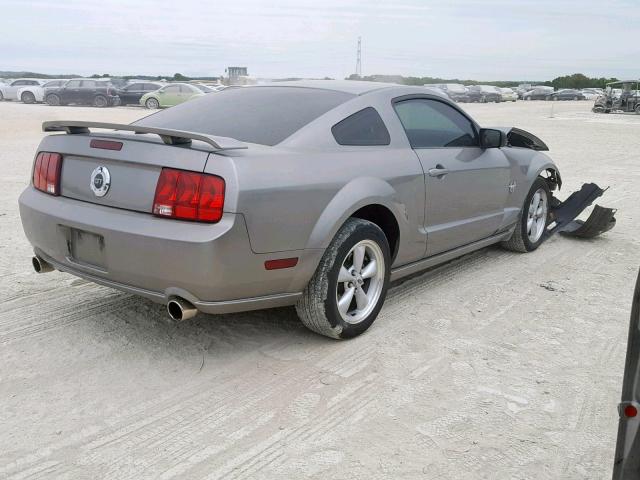 1ZVHT82H695130051 - 2009 FORD MUSTANG GT SILVER photo 4