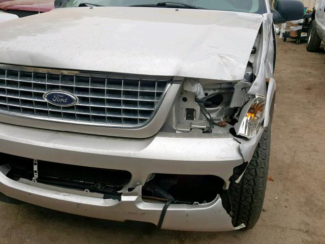 1FMZU75W83UB39139 - 2003 FORD EXPLORER L SILVER photo 10