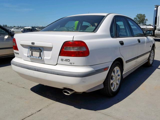 YV1VS2554YF515330 - 2000 VOLVO S40 WHITE photo 4