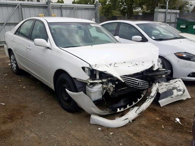 4T1BE32K35U529447 - 2005 TOYOTA CAMRY LE WHITE photo 1