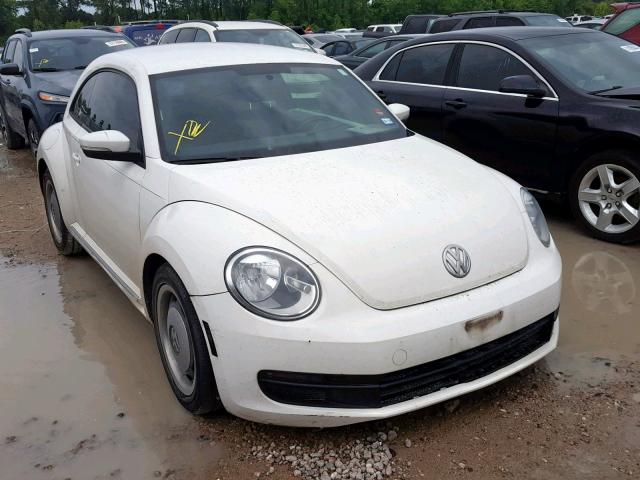 3VWJP7AT1CM631503 - 2012 VOLKSWAGEN BEETLE WHITE photo 1