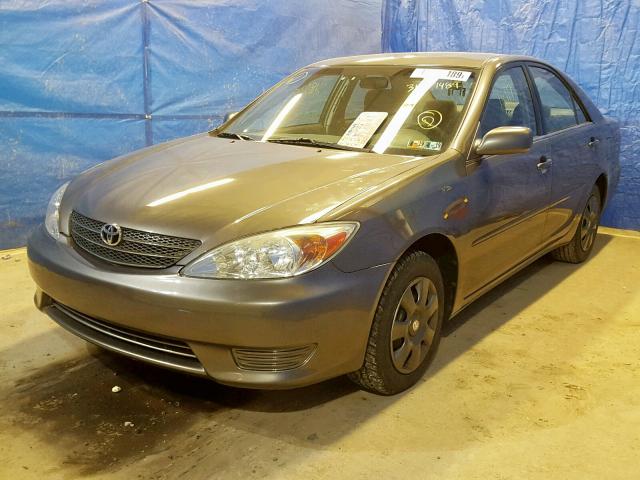 4T1BE32K23U752091 - 2003 TOYOTA CAMRY LE GRAY photo 2