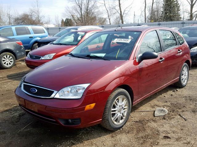 1FAFP37N46W162914 - 2006 FORD FOCUS ZX5 RED photo 2