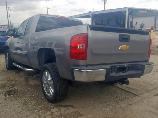 1GCRCSE02DZ339718 - 2013 CHEVROLET SILVERADO GRAY photo 3