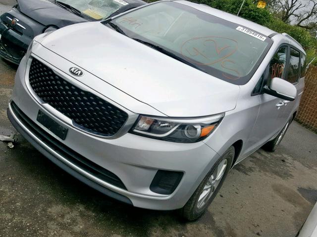 KNDMB5C11G6197166 - 2016 KIA SEDONA LX SILVER photo 2