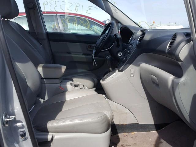 KNAFG526077120478 - 2007 KIA RONDO LX SILVER photo 5