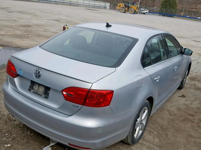 3VWLL7AJ1EM420050 - 2014 VOLKSWAGEN JETTA TDI SILVER photo 4