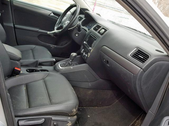 3VWLL7AJ1EM420050 - 2014 VOLKSWAGEN JETTA TDI SILVER photo 5