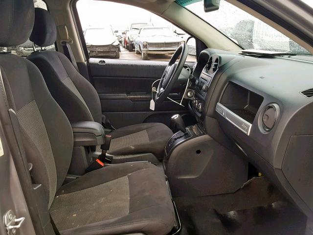 1C4NJCBA5HD146909 - 2017 JEEP COMPASS SP SILVER photo 5