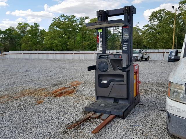 00054006A02436 - 2006 RAYM FORKLIFT YELLOW photo 2