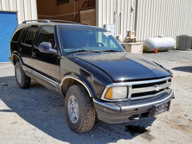 1GNDT13W0V2189024 - 1997 CHEVROLET BLAZER BLACK photo 2