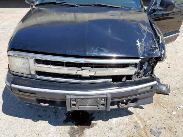 1GNDT13W0V2189024 - 1997 CHEVROLET BLAZER BLACK photo 7