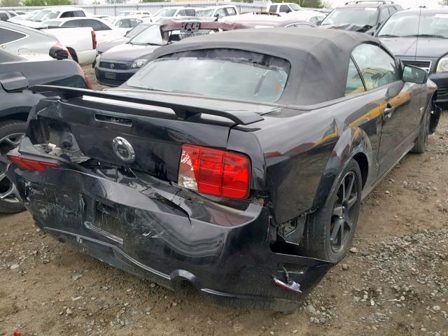 1ZVHT85HX65106794 - 2006 FORD MUSTANG GT BLACK photo 4