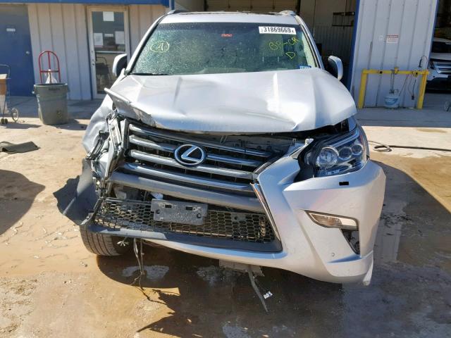 JTJBM7FX1G5139137 - 2016 LEXUS GX SILVER photo 9