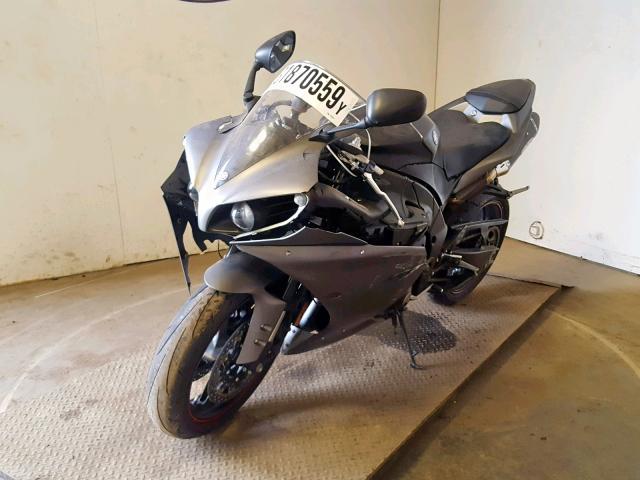 JYARN23E8DA015837 - 2013 YAMAHA YZFR1 GRAY photo 2