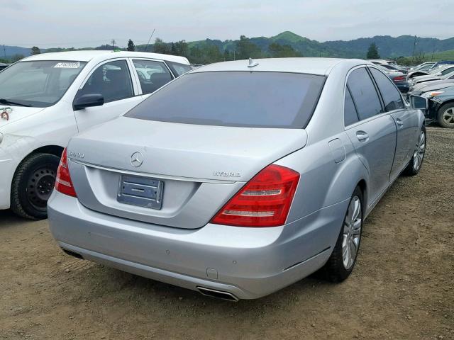 WDDNG9FB1AA316846 - 2010 MERCEDES-BENZ S 400 SILVER photo 4
