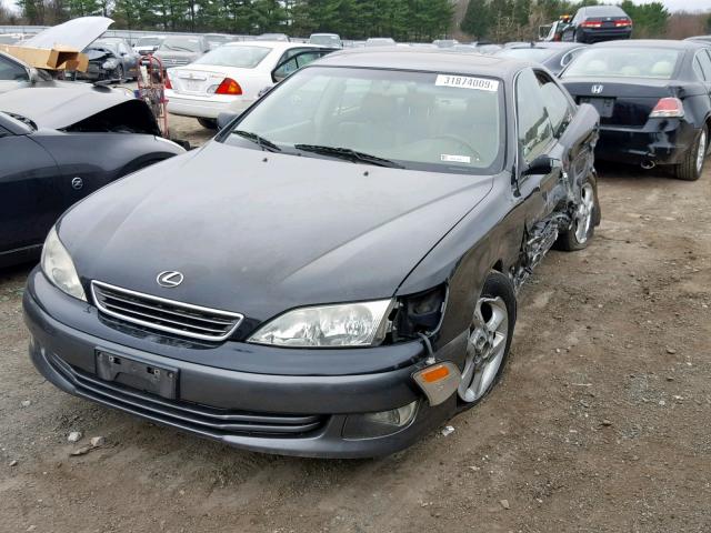 JT8BF28G710340640 - 2001 LEXUS ES 300 BLACK photo 2