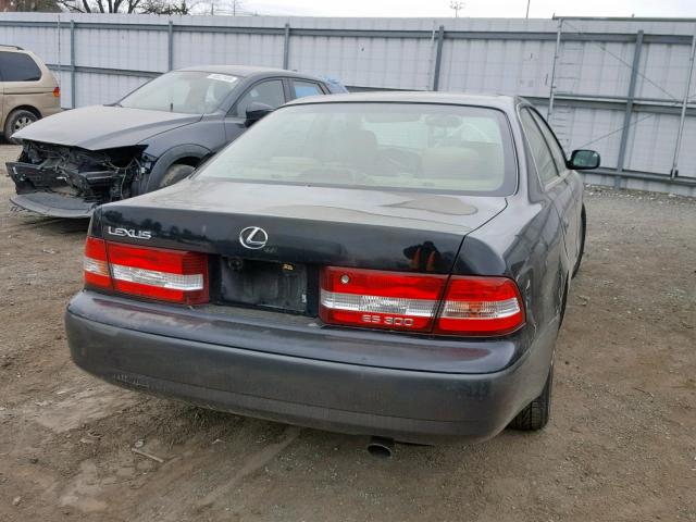 JT8BF28G710340640 - 2001 LEXUS ES 300 BLACK photo 4