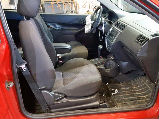 1FAFP31N07W255990 - 2007 FORD FOCUS ZX3 RED photo 5