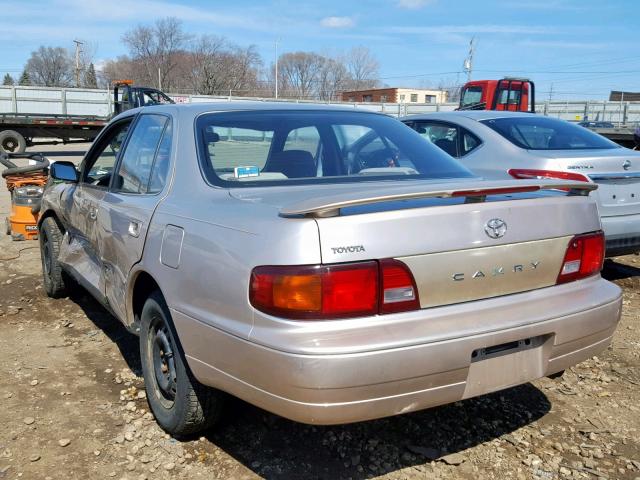 JT2BG12K2T0345584 - 1996 TOYOTA CAMRY DX BEIGE photo 3