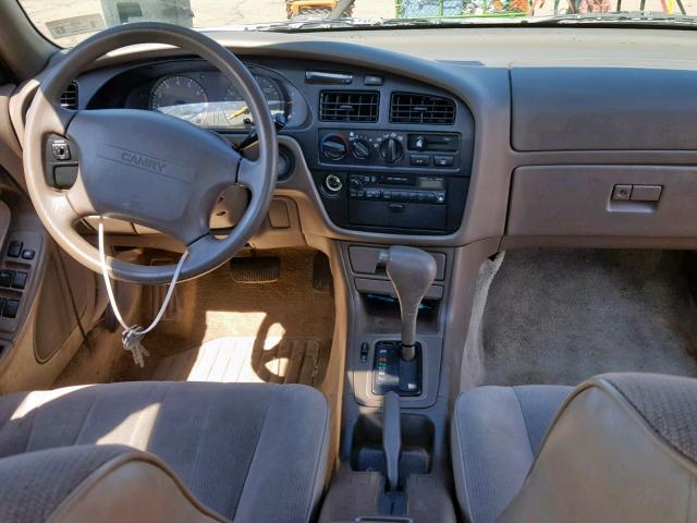 JT2BG12K2T0345584 - 1996 TOYOTA CAMRY DX BEIGE photo 9