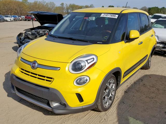 ZFBCFADH6EZ016937 - 2014 FIAT 500L TREKK YELLOW photo 2