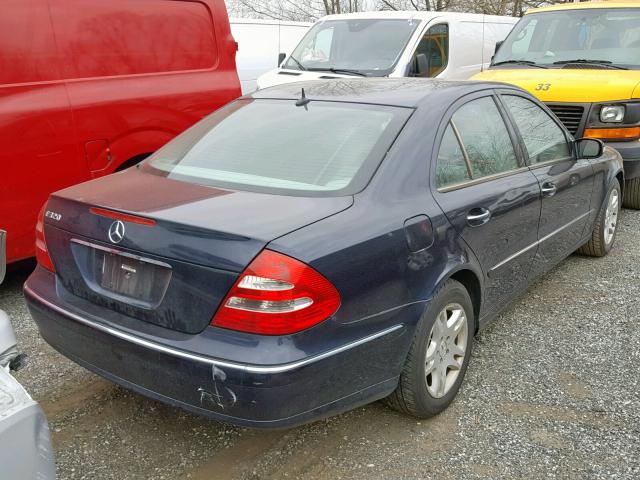 WDBUF65J35A648890 - 2005 MERCEDES-BENZ E 320 BLUE photo 4