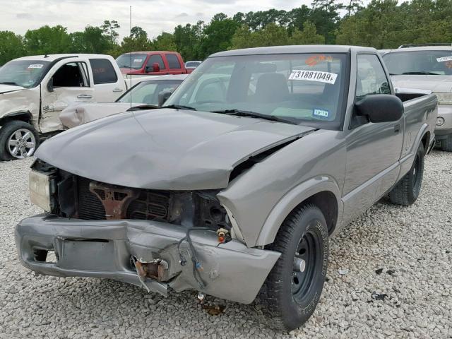 1GTCS145728174557 - 2002 GMC SONOMA GRAY photo 2