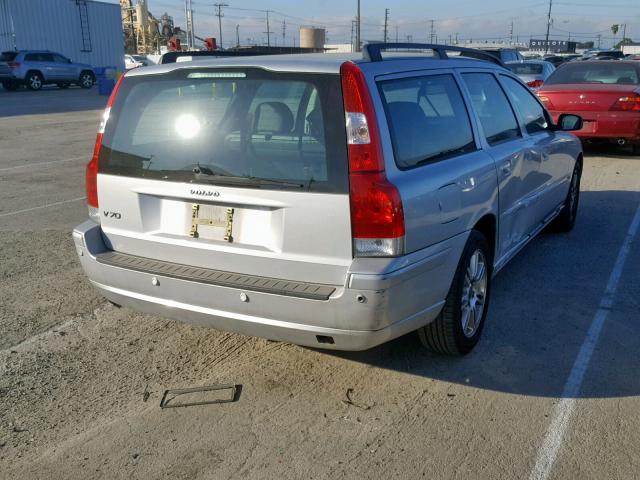 YV1SW640X62557056 - 2006 VOLVO V70 SILVER photo 4