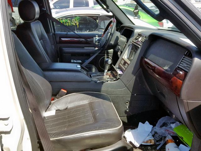 5LMFU27566LJ24088 - 2006 LINCOLN NAVIGATOR 白色 照片 5