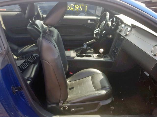 1ZVHT82HX65142490 - 2006 FORD MUSTANG GT BLUE photo 5