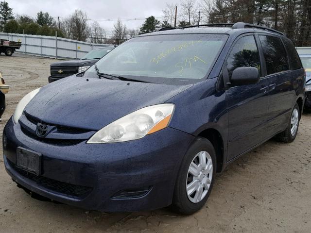 5TDZK23C57S086142 - 2007 TOYOTA SIENNA CE BLUE photo 2