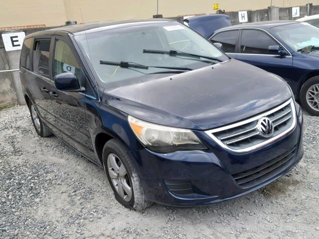 2V4RW3D18AR168783 - 2010 VOLKSWAGEN ROUTAN SE BLUE photo 1