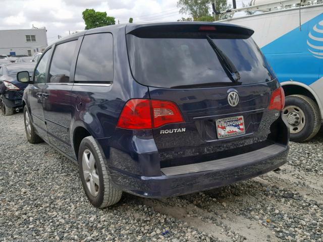 2V4RW3D18AR168783 - 2010 VOLKSWAGEN ROUTAN SE BLUE photo 3