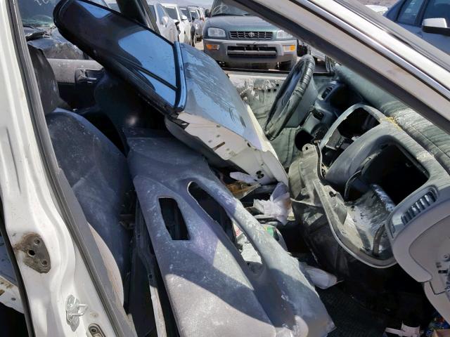 3HGCG66511G710750 - 2001 HONDA ACCORD LX WHITE photo 5